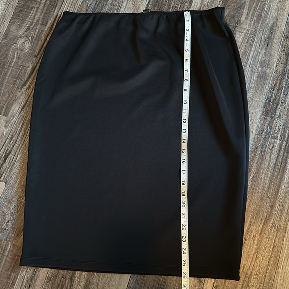 Apt 9 Black NWOT Stretchy Pencil Skirt - Picture 2 of 2